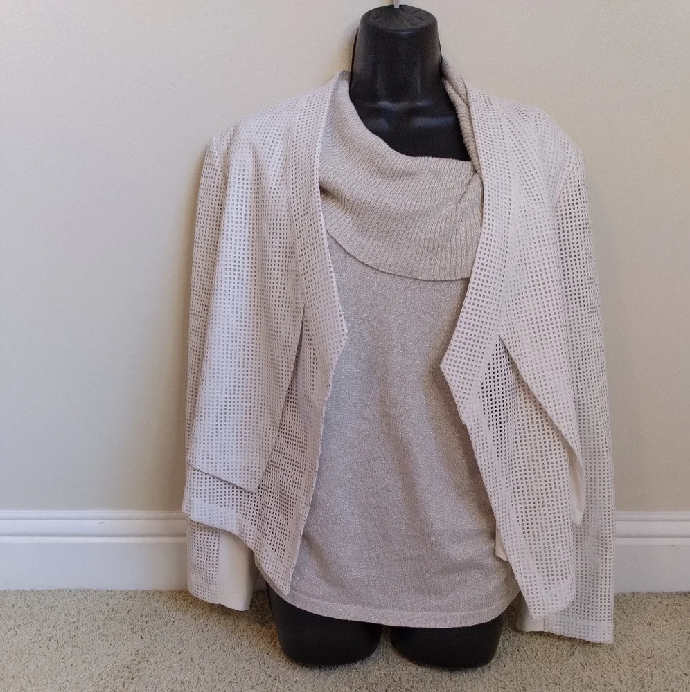 Chico's White Laser Cut Moto Jacket Blazer Size 12 Asymmetrical Geometric design - Picture 4 of 16